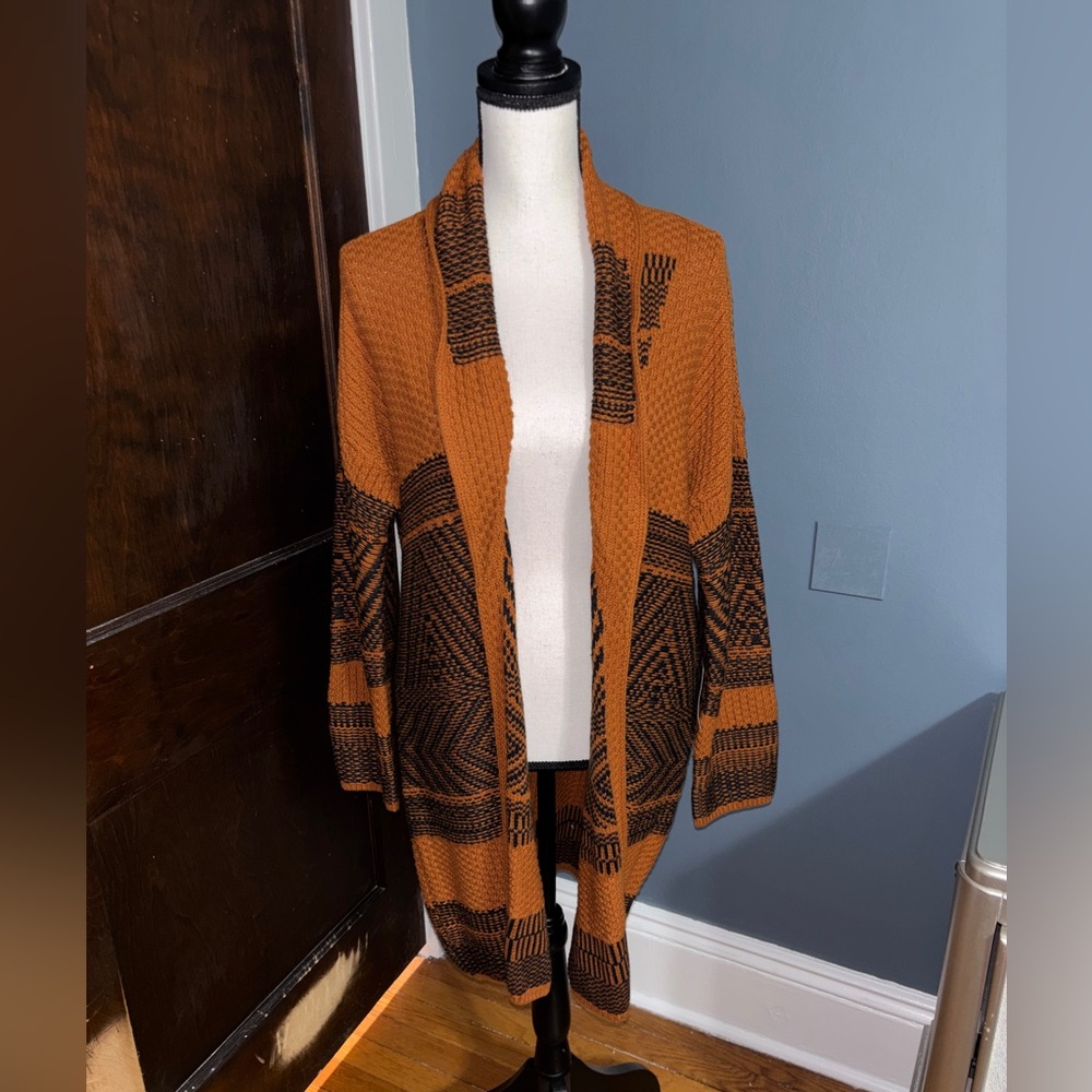 Lucky Brand Women’s Snagging Aztec Cardigan Sweater - Picture 2 of 4